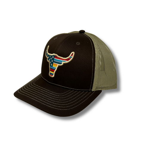 Side view of Ariat USA Flag Bull Snapback showing curved brim and contrast mesh back panel - Topit